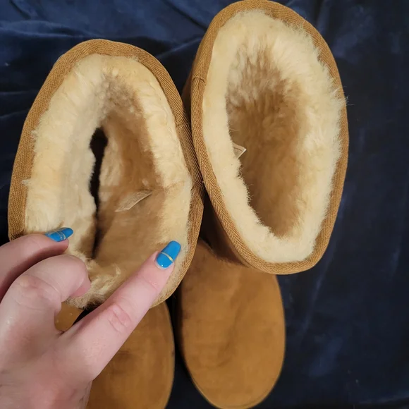 UGG Classic Chestnut Sheepskin Boots Size 10 - Picture 4 of 10
